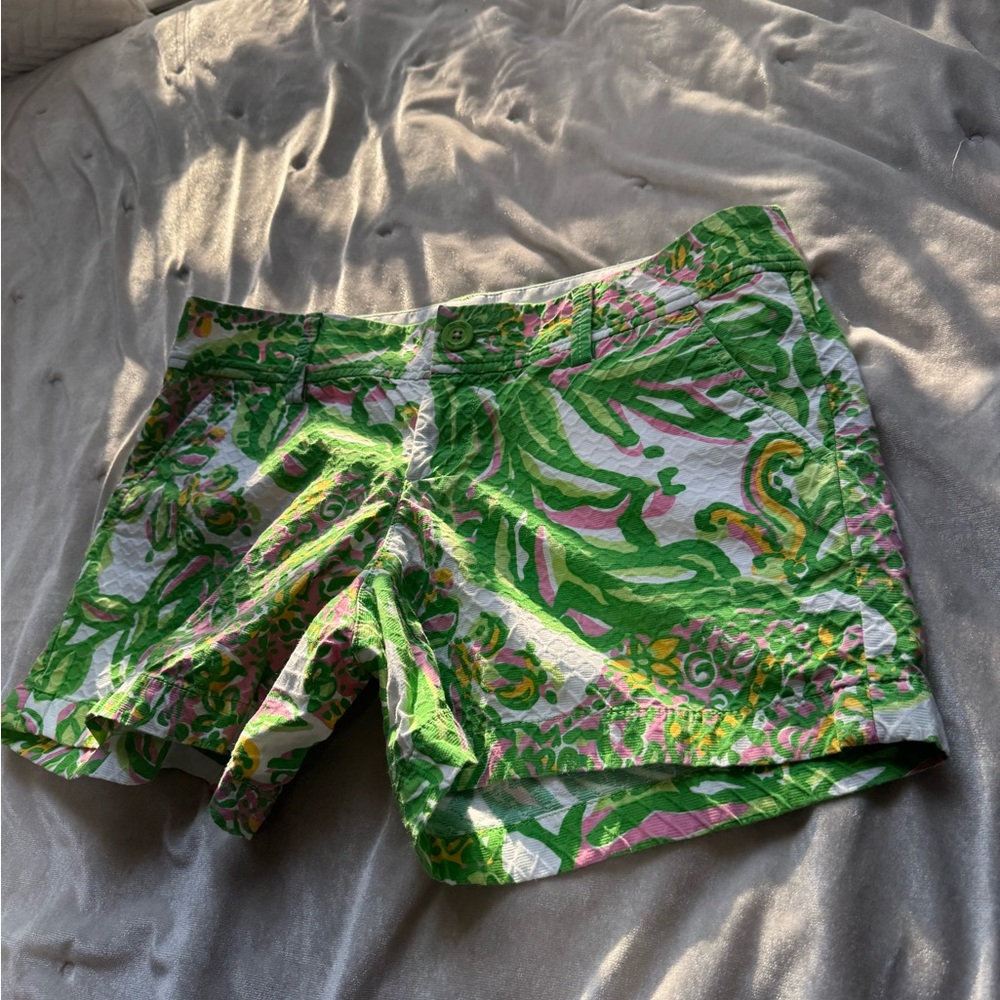Lilly Pulitzer Green Floral Print Bermuda Shorts - Picture 2 of 8